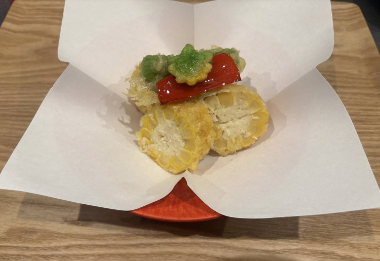 ☆季節のおすすめ☆もろこしの海老真薯揚げ